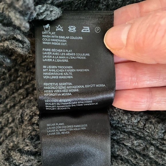 Mexx Charcoal Gray Fringed Cardigan Sweater size Small - Picture 6 of 8